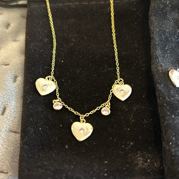 SPECIAL‼️Hearts & Cubic Zirconia Charm Necklace-Boutique - Picture 3 of 7
